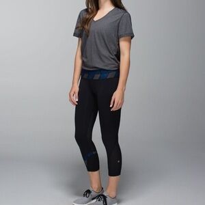 Lululemon Black Blue Sashiko Run Inspire Athletic Athleisure Crop II Leggings 6
